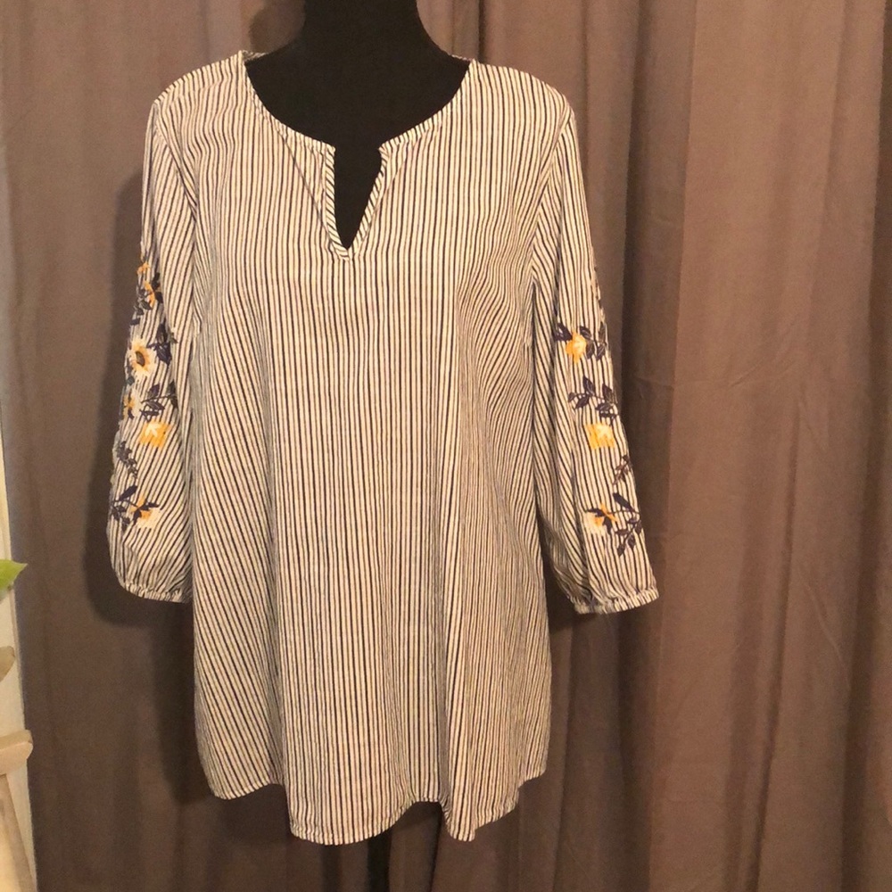 Embroidered cotton tunic top
